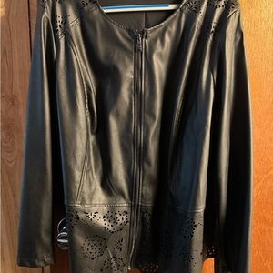 BELLE BY KIM GRAVEL Faux Leather Jacket with detailed trim. Size 2X